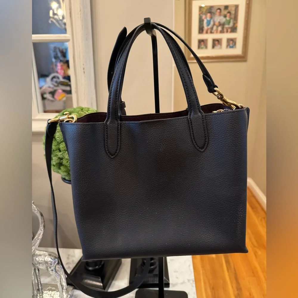 Coach - Willow Tote 24 - 2022 - Black with Burgundy interior/hangtag. EUC - Picture 3 of 11